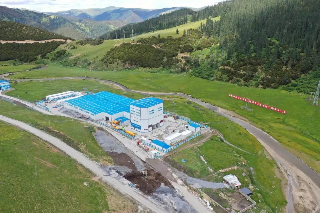 “站”立高原！徐工攪拌站助力川藏線建設！
