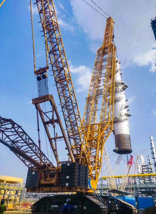 奔赴海外！徐工履帶起重機(jī)跨海助建大型石油煉化項目