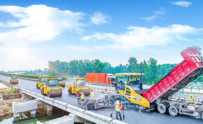 江蘇高速上演徐工成套道路機械大片！