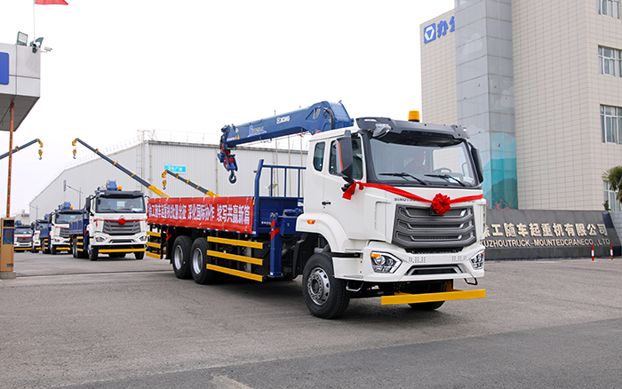 徐工SQS250隨車起重機批量發(fā)車，助力 “一帶一路” 沿線基建騰飛