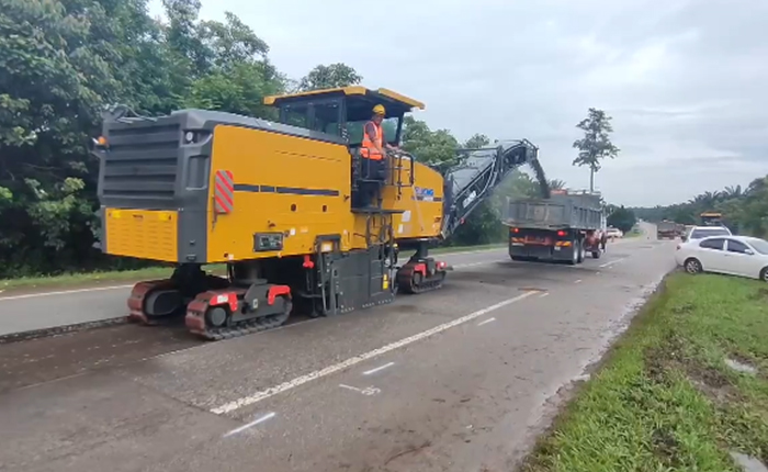 徐工成套道路機械油面施工，這次在馬來西亞！